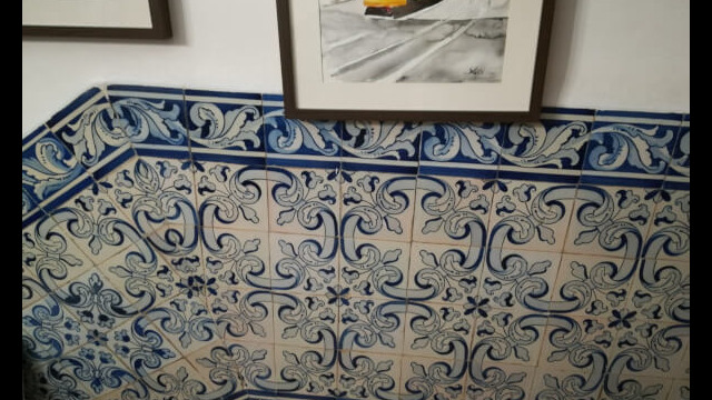 2565336712