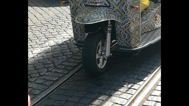 3192151196
