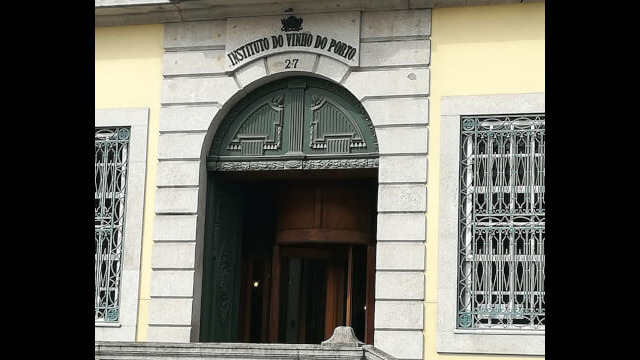 2049552572